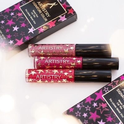 Velvet Kiss lūpų trio ARTISTRY SIGNATURE COLOR™ (121740) Velvet Kiss lūpų trio ARTISTRY SIGNATURE COLOR™ (121740)